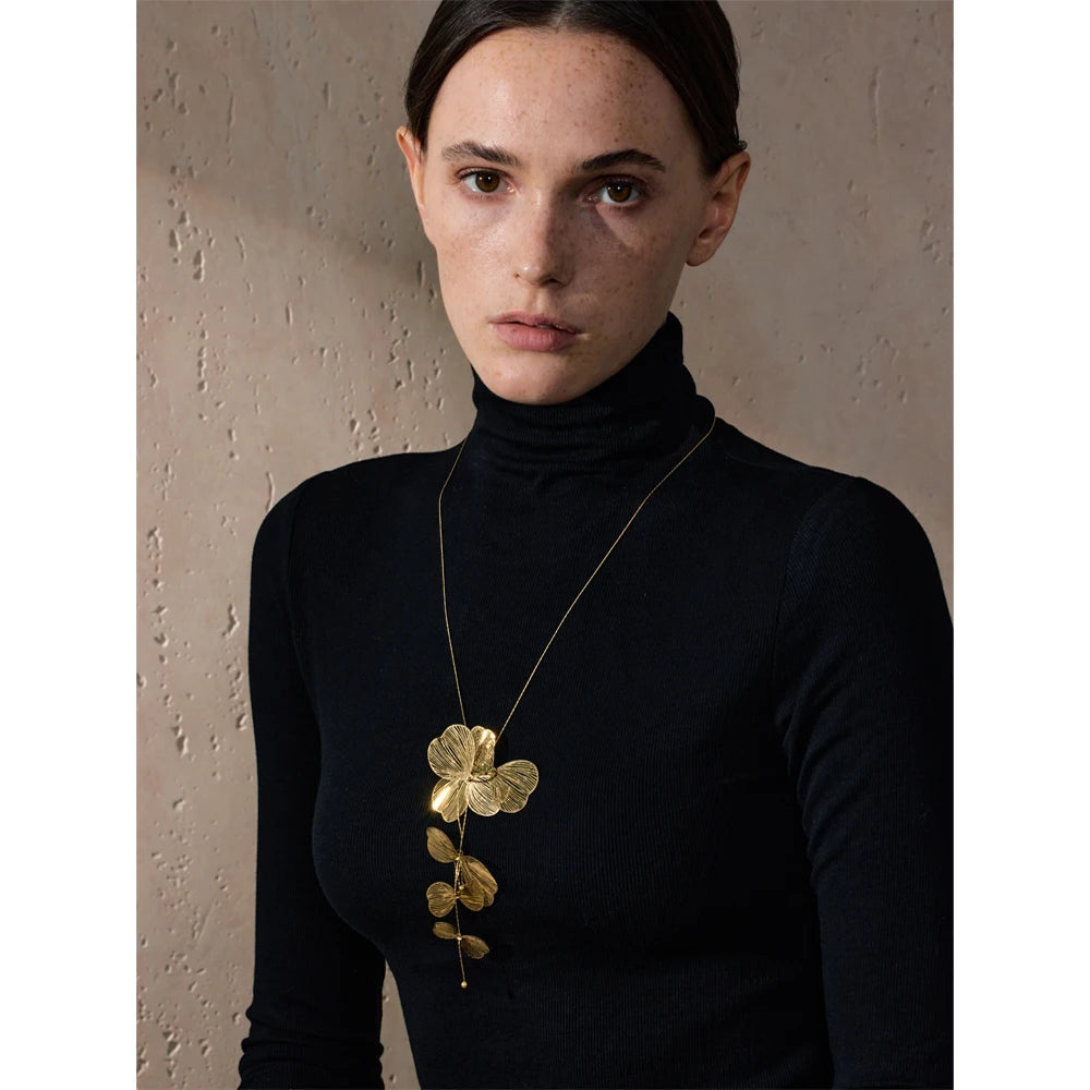 Poofy Flower Necklace